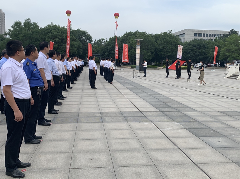 陽信縣城投集團(tuán)：積極參加縣直機(jī)關(guān)黨員集體宣誓活動(dòng)