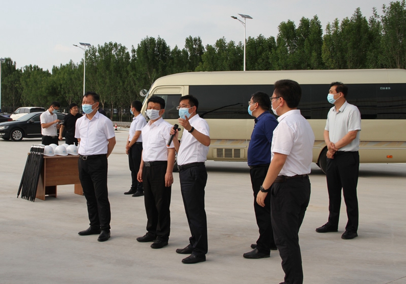 市委常委、組織部部長、統(tǒng)戰(zhàn)部部長周鴻同志一行來我縣金諾冷鏈物流有限公司進(jìn)行調(diào)研