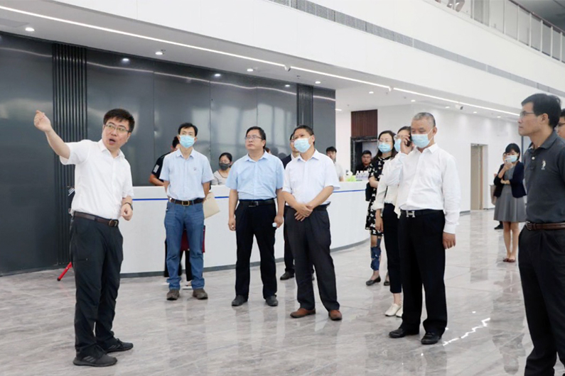 省駐陽信“四進”工作隊縣商務(wù)科技局縣貿(mào)促會主要負責(zé)人到陽信金諾冷鏈物流進行現(xiàn)場觀摩