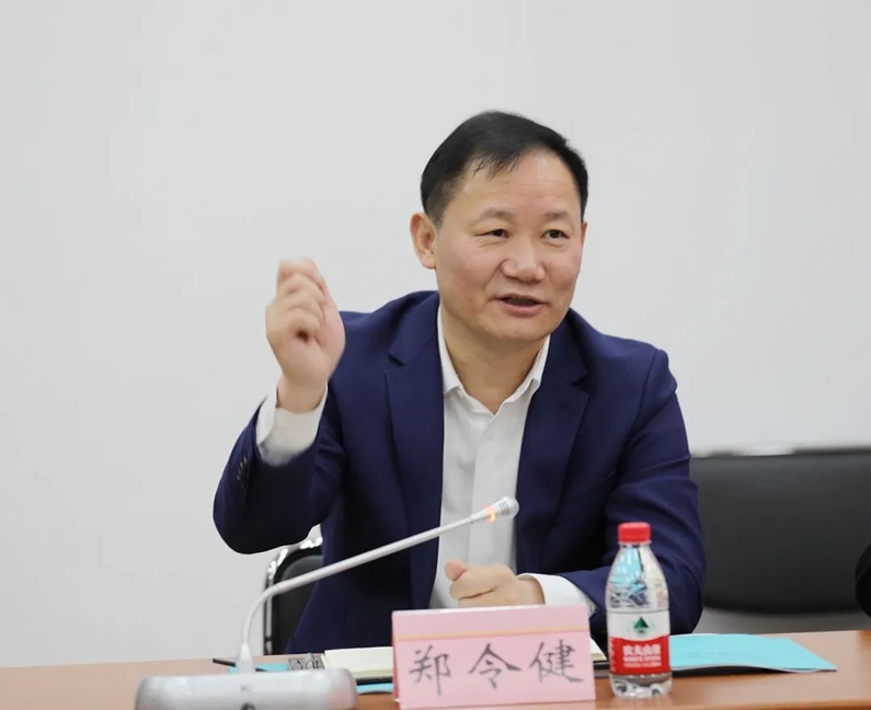 鄭令健率隊(duì)赴上?？疾煺猩桃Y